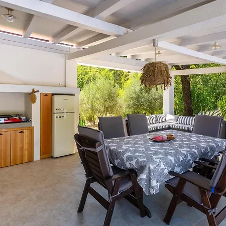 Amazing In With Kitchen * Malinska