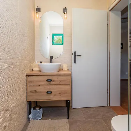 Semesterbostad Cozy In With Wifi Malinska